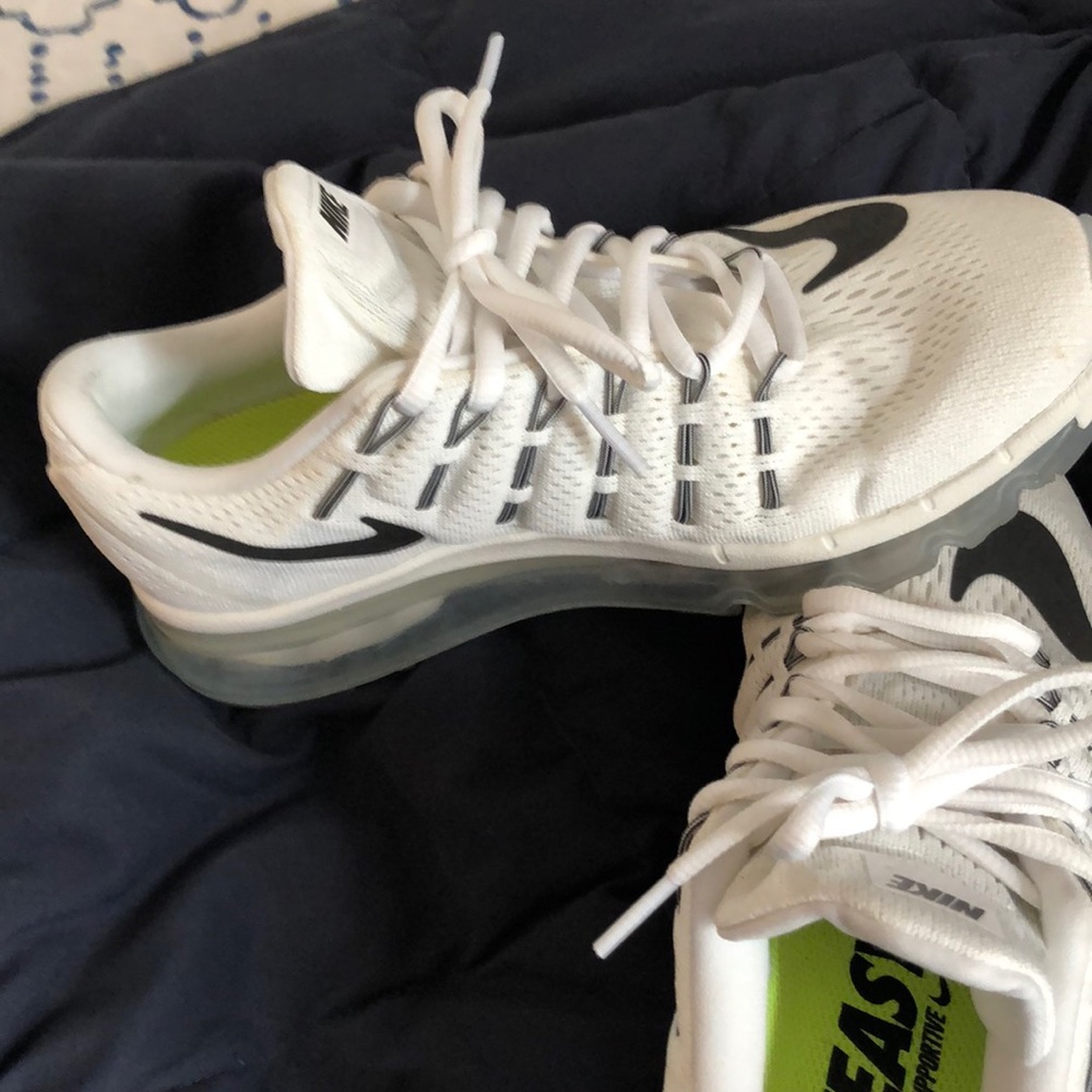 Woman new Nike Air Max , size 7.5  good condition